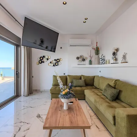 Willa Elmar Bay Villa, Beachfront Luxury Escape With Private Pool *
