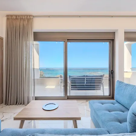 Elmar Bay Villa, Beachfront Luxury Escape With Private Pool *