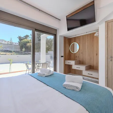 Elmar Bay Villa, Beachfront Luxury Escape With Private Pool *