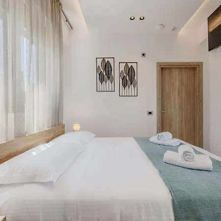 Willa Elmar Bay Villa, Beachfront Luxury Escape With Private Pool