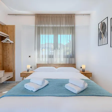 Elmar Bay Villa, Beachfront Luxury Escape With Private Pool * Hersonissos (Crete)