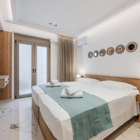 Elmar Bay Villa, Beachfront Luxury Escape With Private Pool Hersonissos (Crete)
