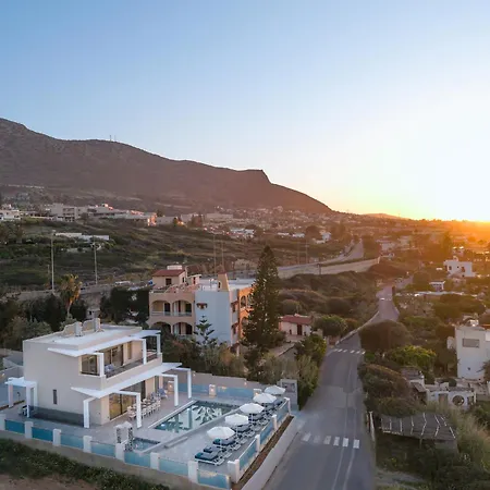 Willa Elmar Bay Villa, Beachfront Luxury Escape With Private Pool