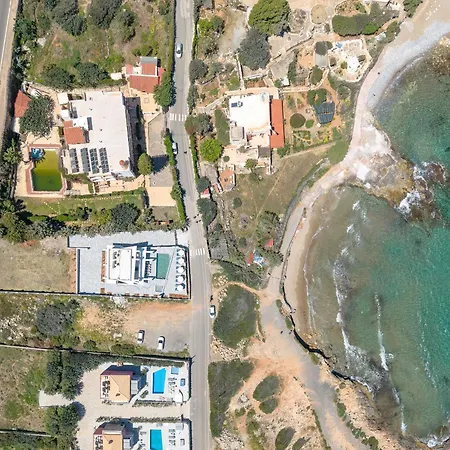 Willa Elmar Bay Villa, Beachfront Luxury Escape With Private Pool *